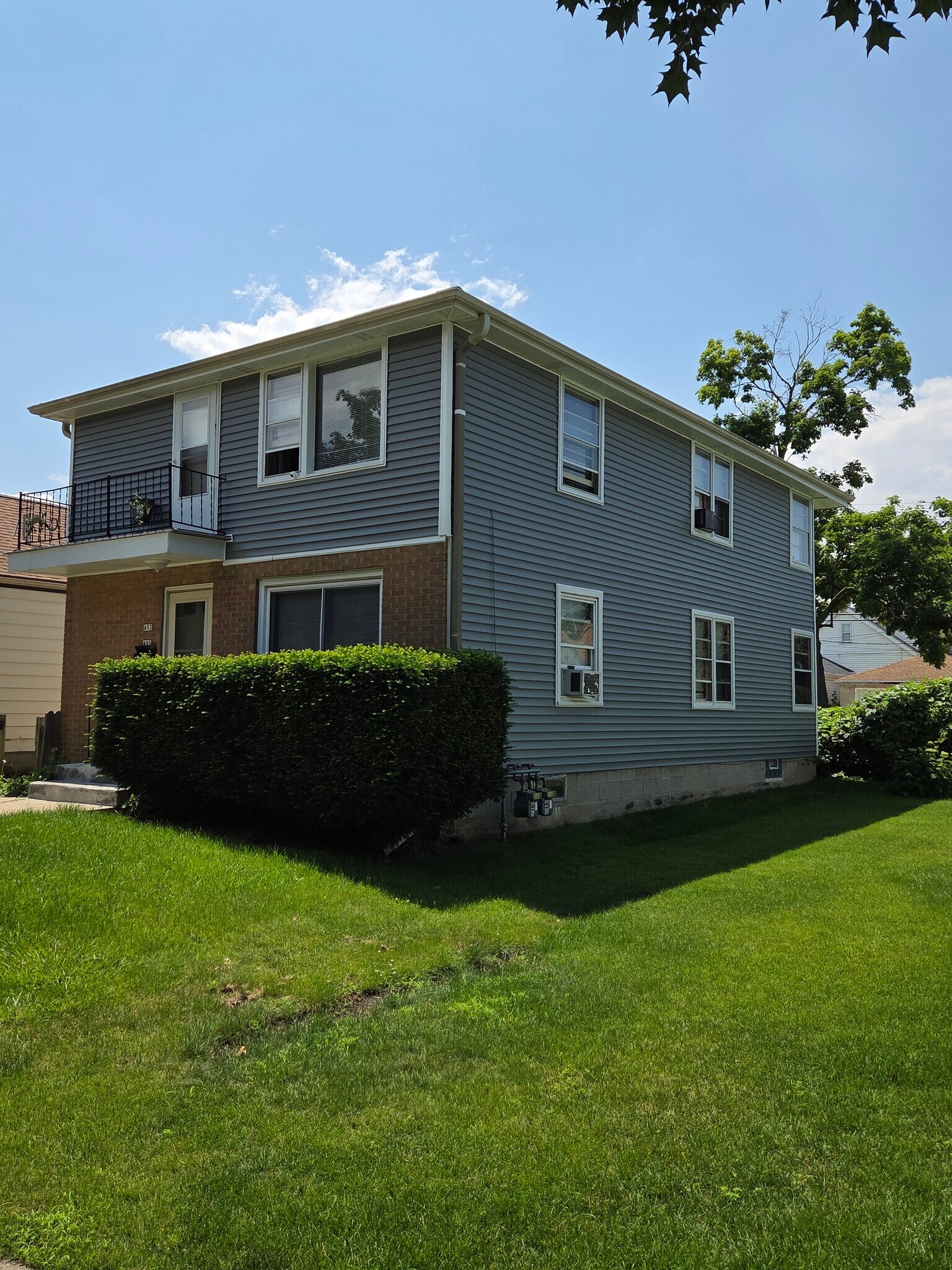Building Photo - 453 S 72nd St