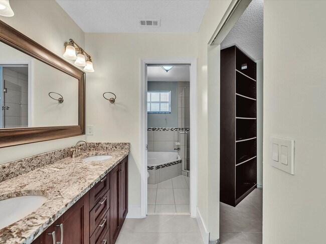 Building Photo - 13400 NW 5th Ct