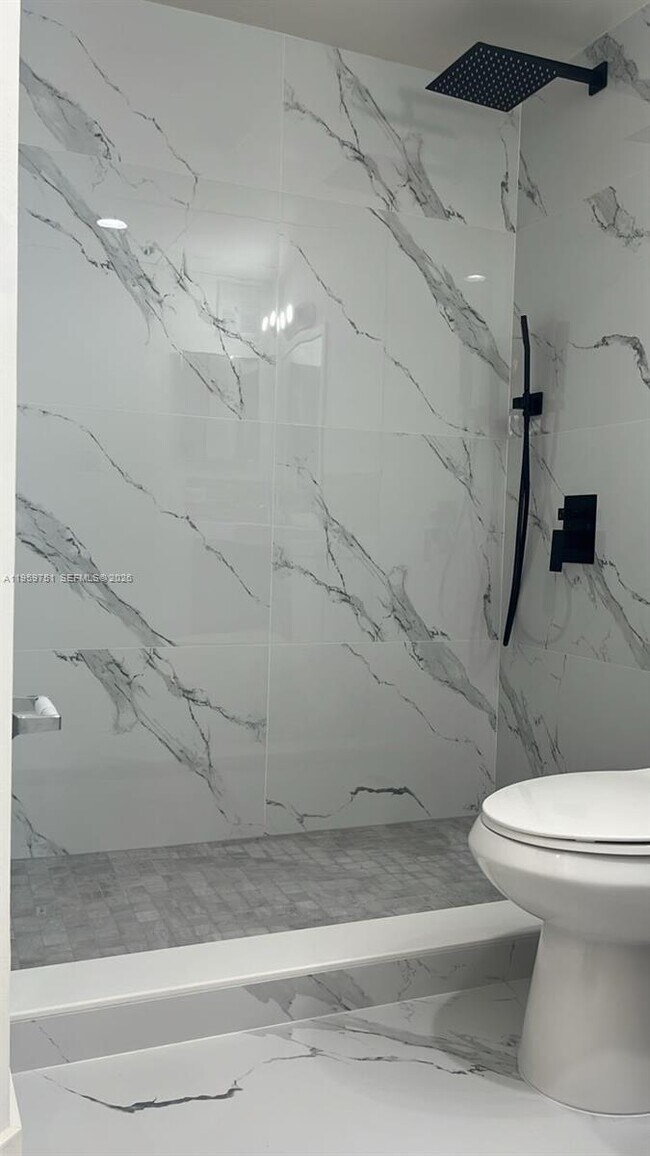 Building Photo - 8290 Lake Dr