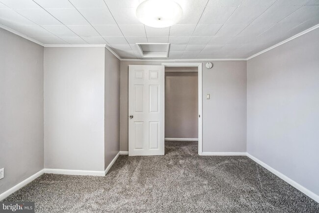 Building Photo - 239 Lemonte St