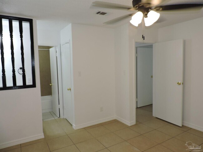 Building Photo - 6611 Bellview Pines Pl