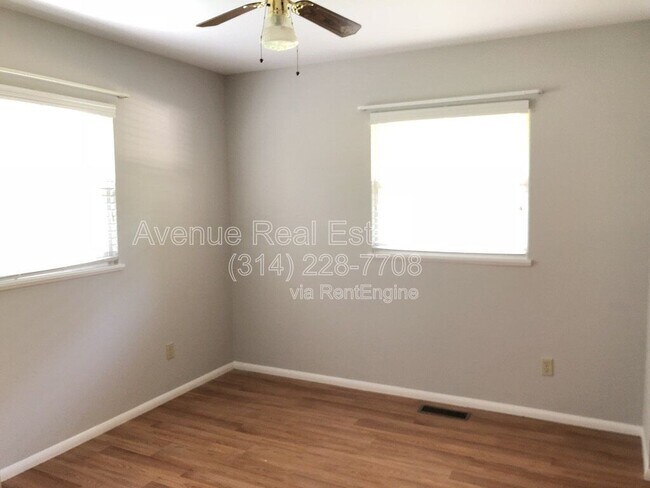 Building Photo - 302 Brightsand Ct