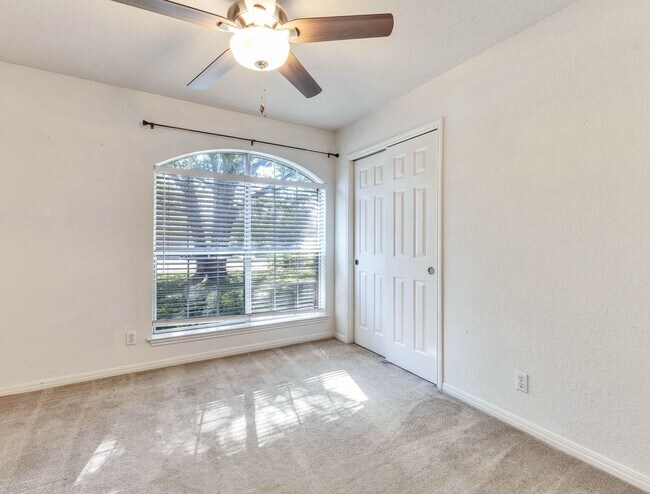 Building Photo - Beautiful Home in Shady Hollows Available ...