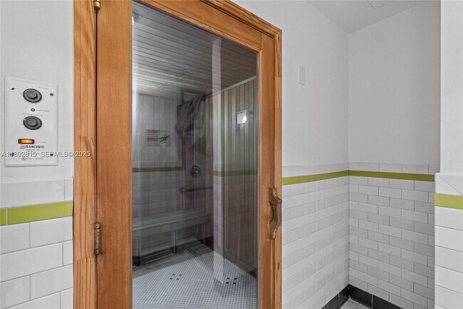 Building Photo - 9055 SW 73rd Ct