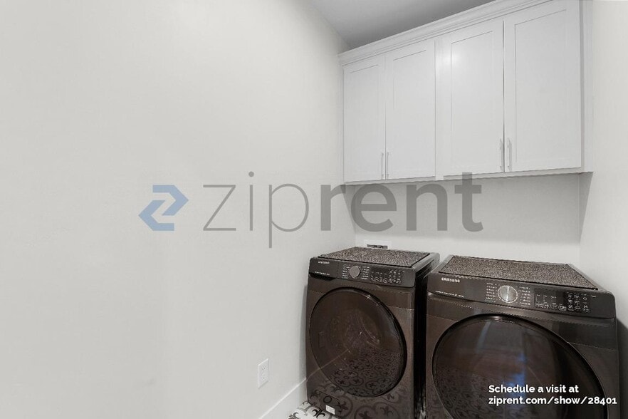 Building Photo - Unit