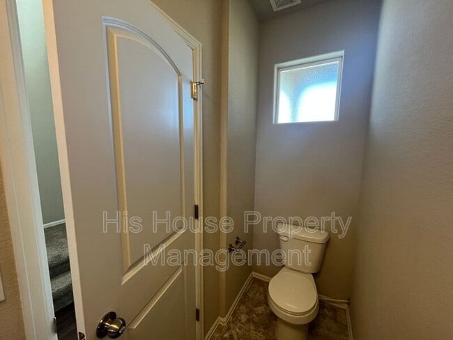 Building Photo - 5551 W 29th St