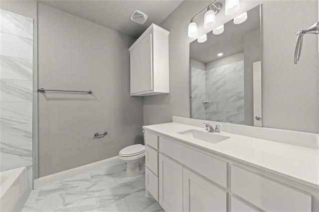 Building Photo - 304 Community Dr