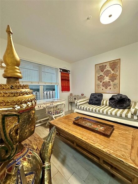 Primary Photo - 1611 Meridian Ave