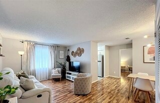 Building Photo - 127 Springwood Cir