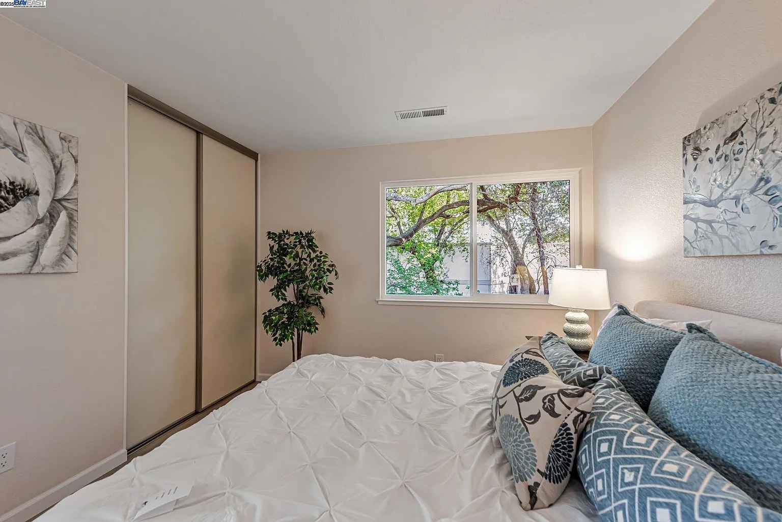 Building Photo - 7516 Silvertree Ln