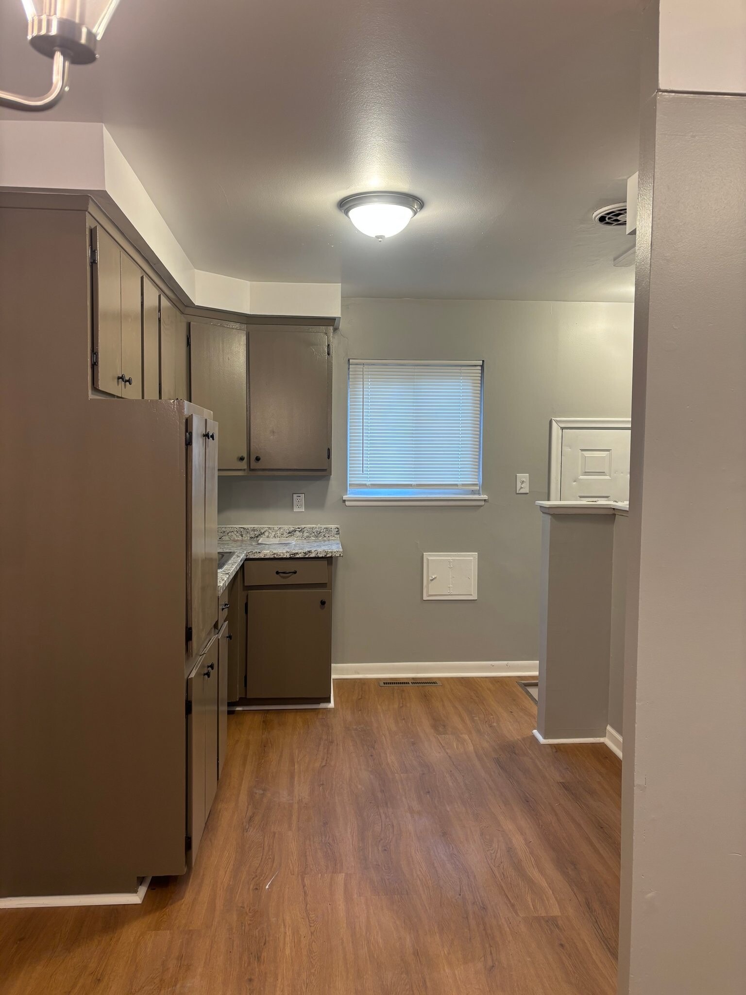 Building Photo - 1034 McKeighan Ave