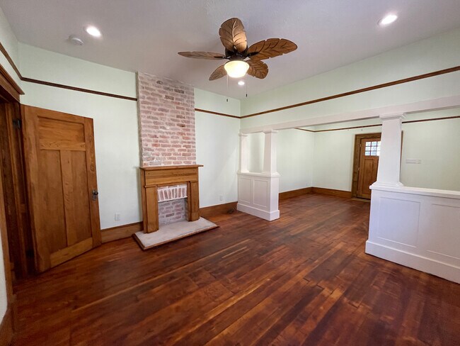Building Photo - 2221 Saint Bernard Ave