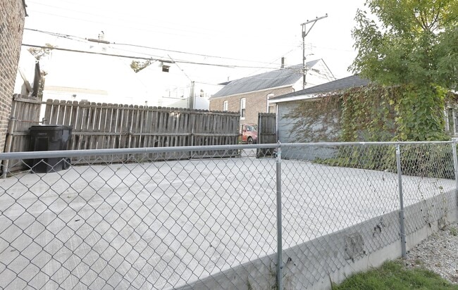 Building Photo - 3621 S Winchester Ave