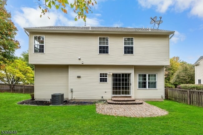 Building Photo - 2 Rider Terrace