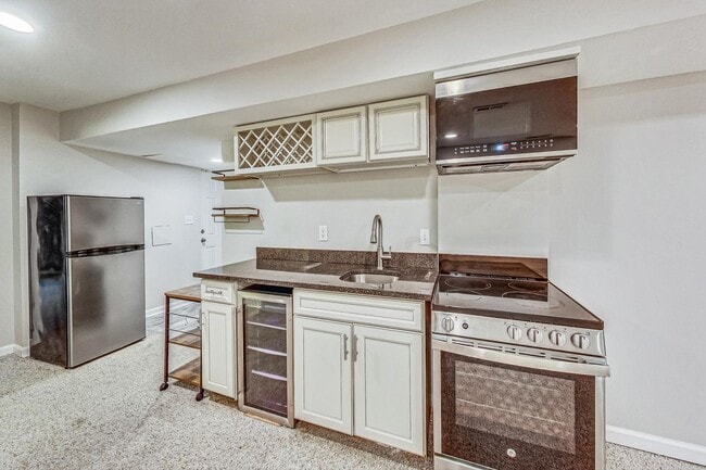 Building Photo - Coming Soon! Gorgeous 4 Bed + 3.5 Ba totally renovated row home in Columbia Heights