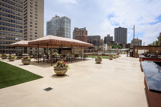 Building Photo - 655 W Irving Park Rd