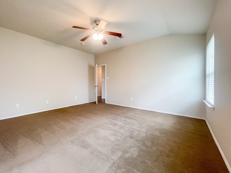 Building Photo - 6617 Cascade Dr