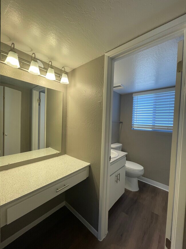 Building Photo - Villas Las Toronjas I