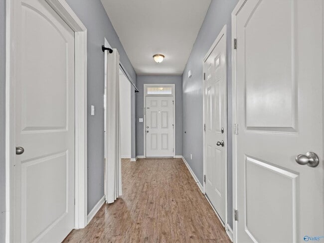 Building Photo - 30057 Glenrose Way