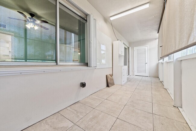 Building Photo - 2770 Garden Dr S