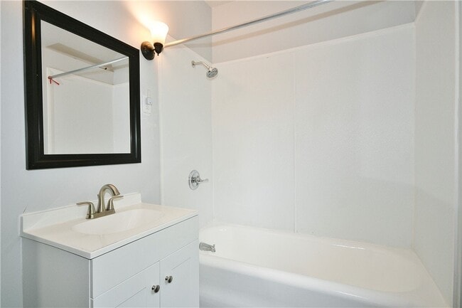Building Photo - 1404 Marlboro Ave
