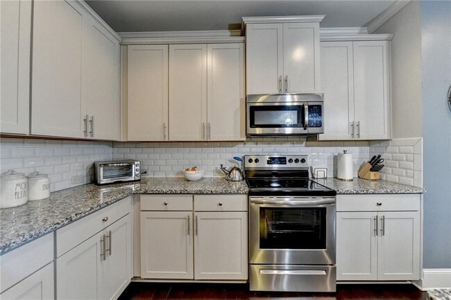 Building Photo - 2185 Mission View Dr NW