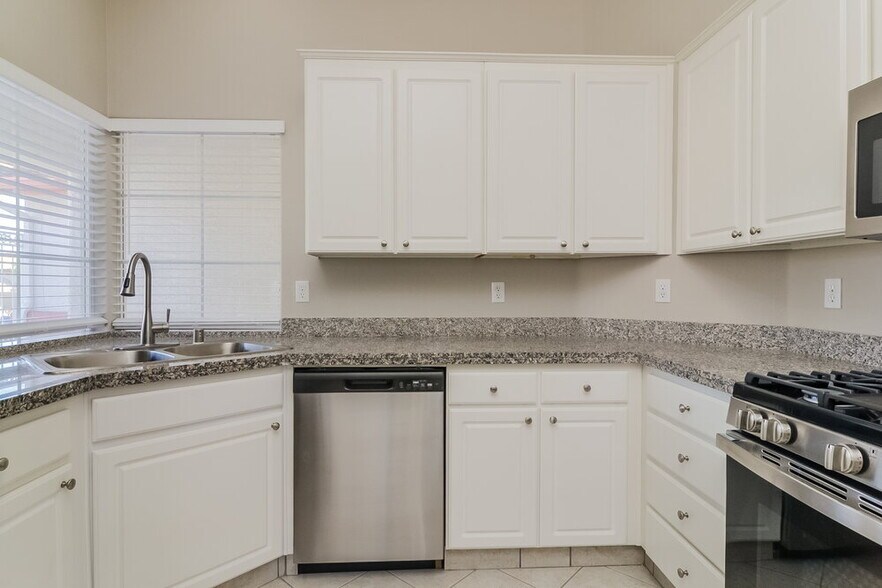 Building Photo - 1014 Evanwood Ct