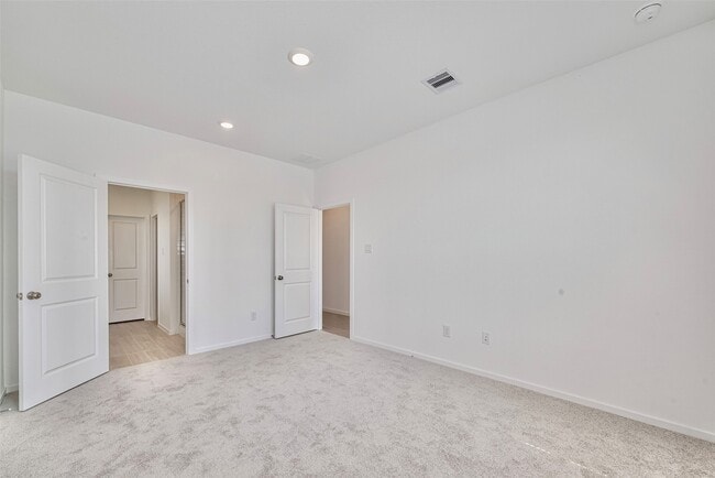 Building Photo - 6743 Iron Clover Dr