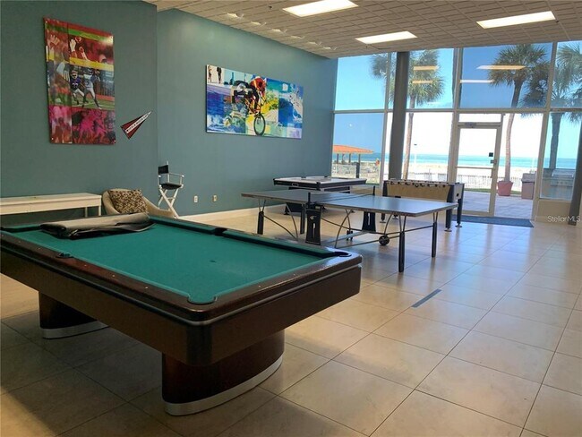 Building Photo - 880 Mandalay Ave