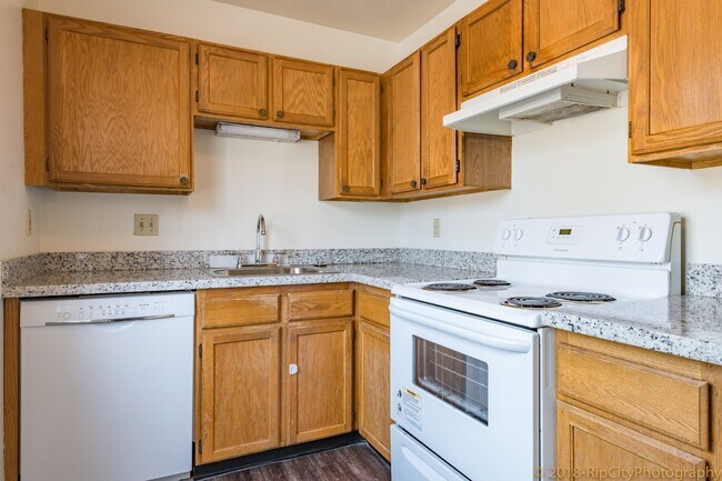 Building Photo - 3439-3439 SW 125th Ave
