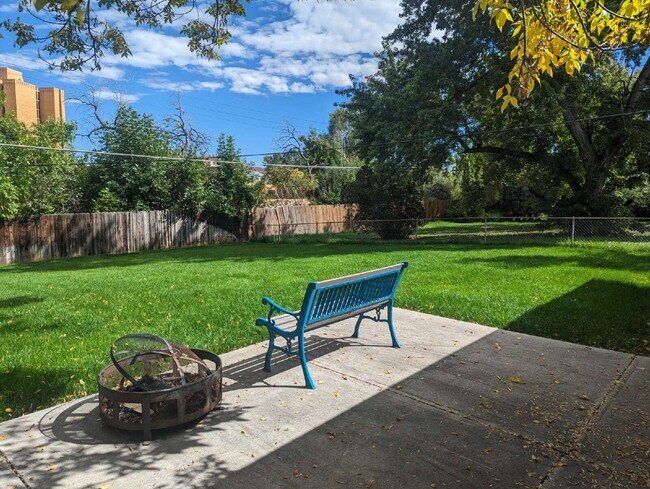 Building Photo - Super location in Martin Acres Neighborhood!