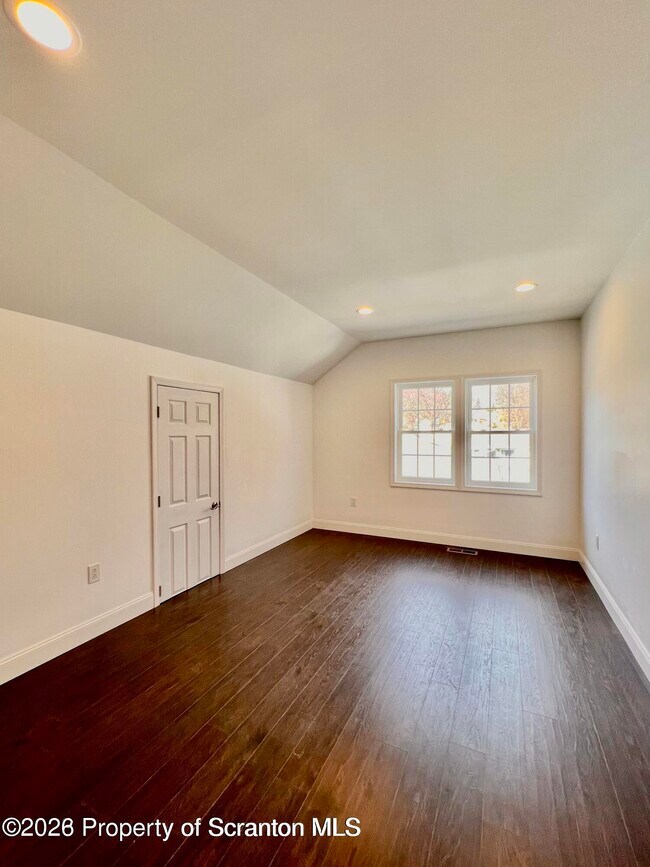 Building Photo - 400 Haven Ln