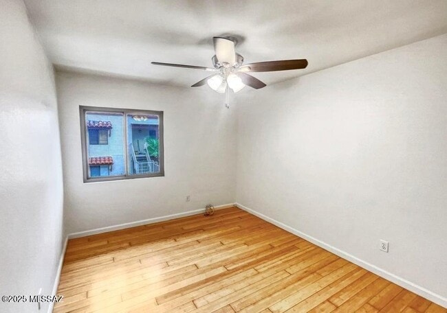 Building Photo - 3357 N Country Club Rd