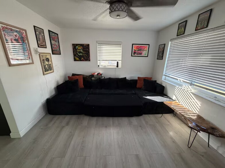 Building Photo - 5758 20th Ave N