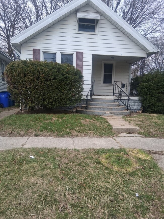 Building Photo - 1942 Barrows St