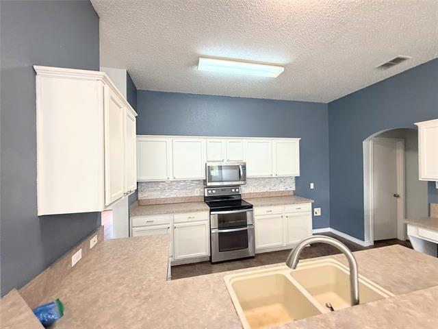 Building Photo - 4275 Cave Cove Ct