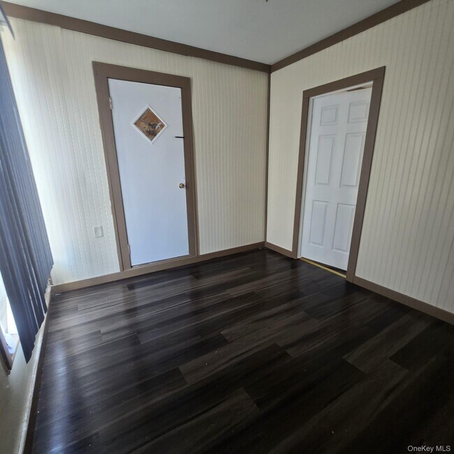 Building Photo - 37 Main St