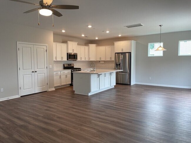 Building Photo - 2903 Siebold Dr