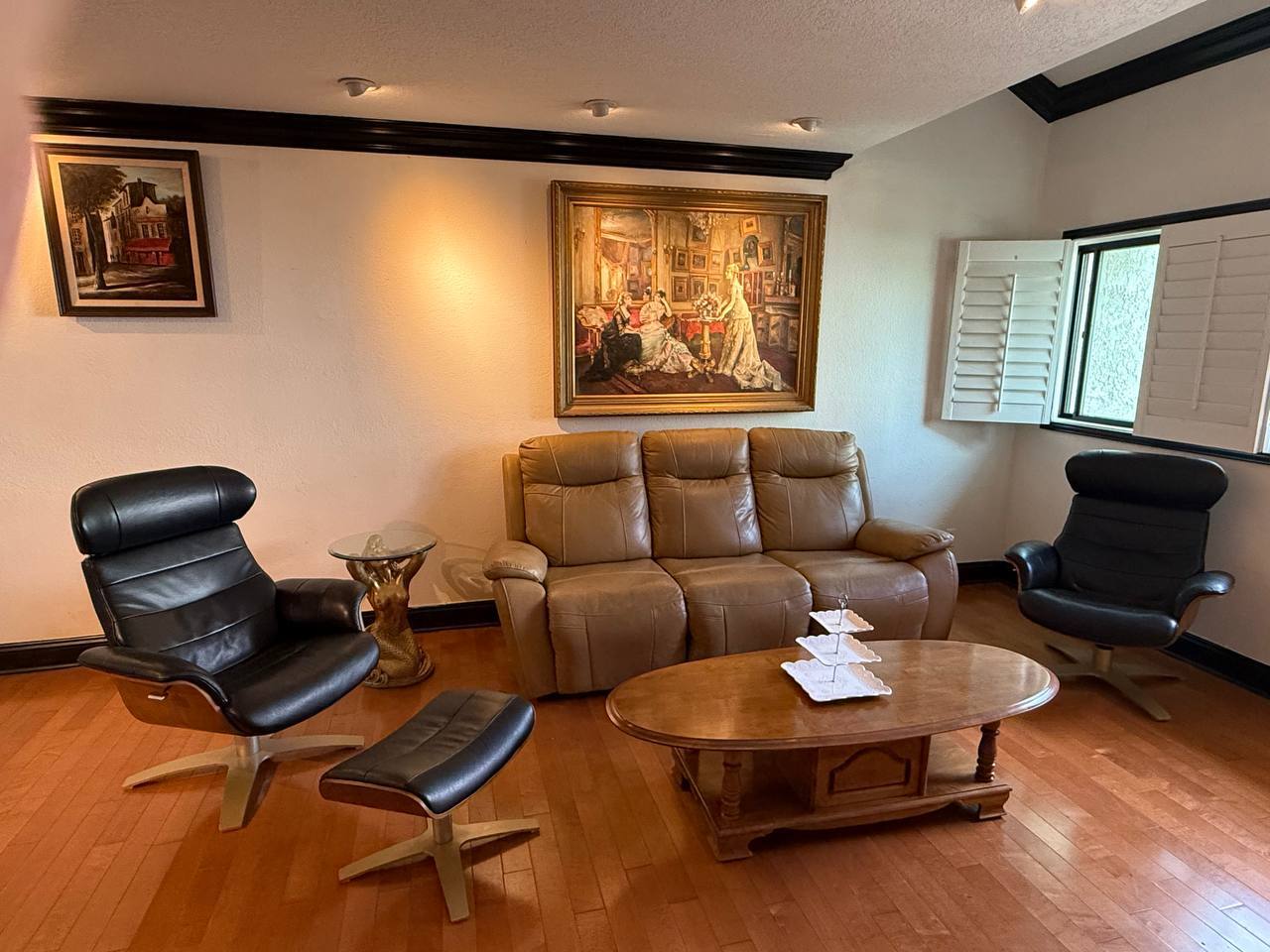 Building Photo - 21620 Burbank Blvd