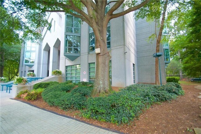 Building Photo - 2870 Pharr Ct S Northwest