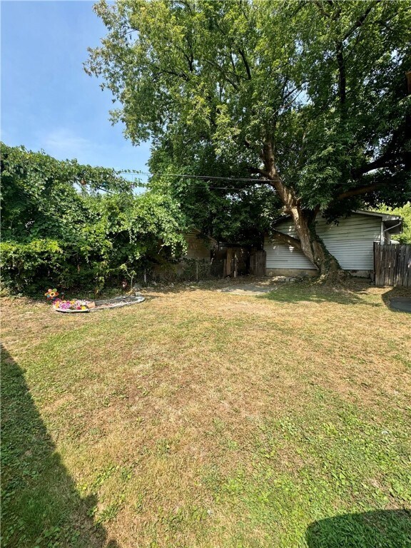 Building Photo - 57 Ferncliffe Dr