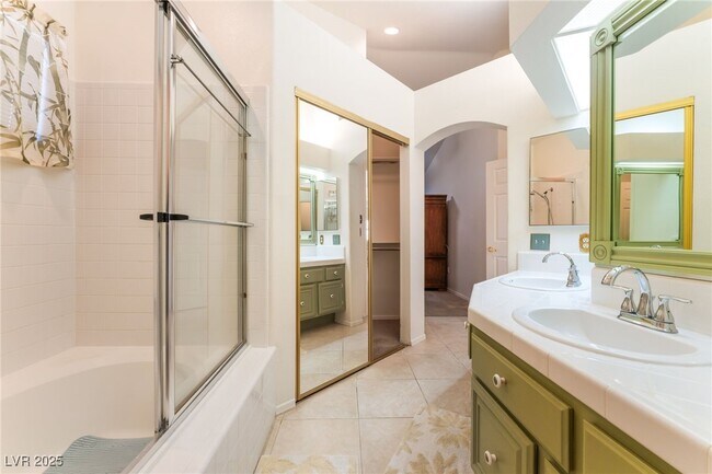 Building Photo - 5124 Appealing Ct