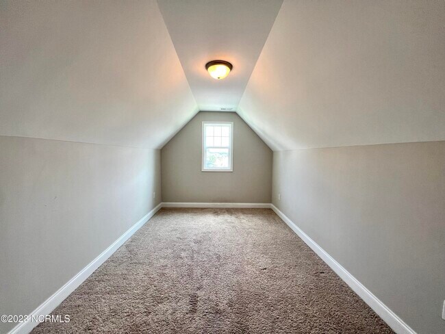 Building Photo - 328 S Culverton Rd