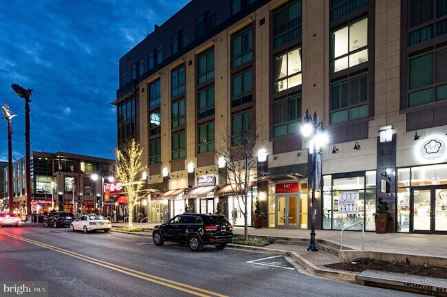 Building Photo - 147 Waterfront St