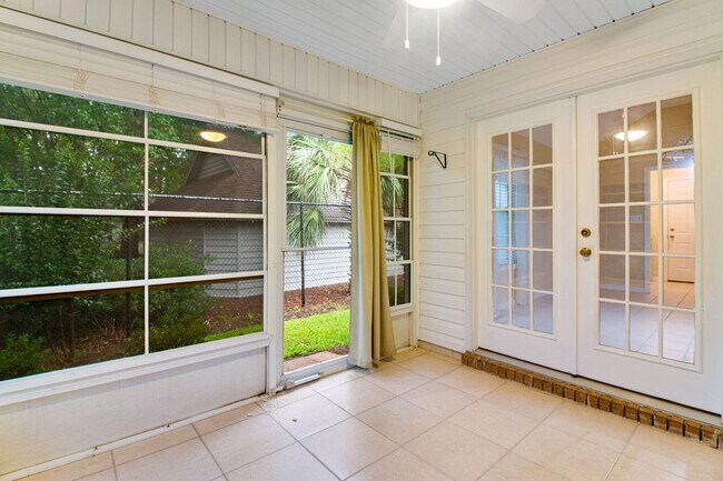 Building Photo - 366 Bay Tree Dr