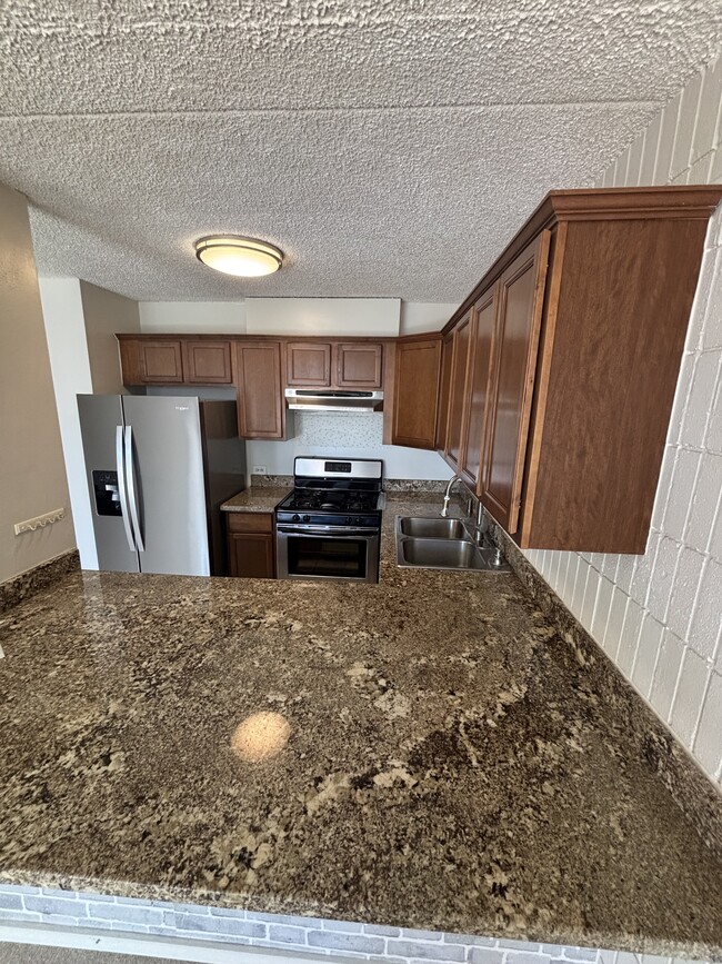 Building Photo - 1326 Ke’eaumoku St