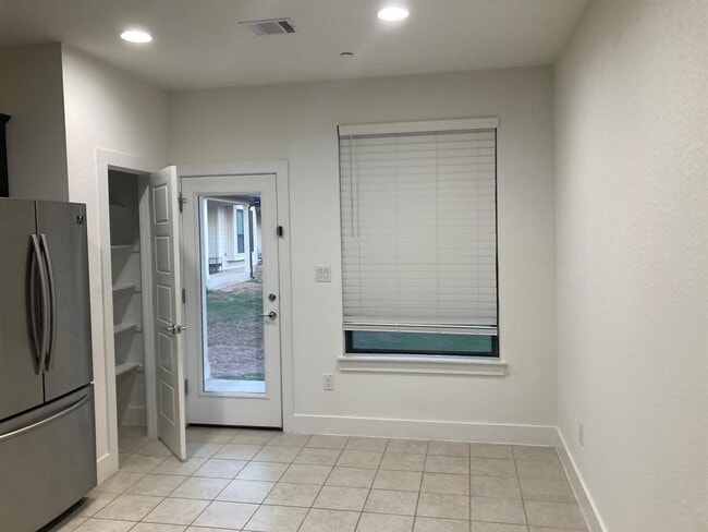 Building Photo - 12410 Maypole Bend