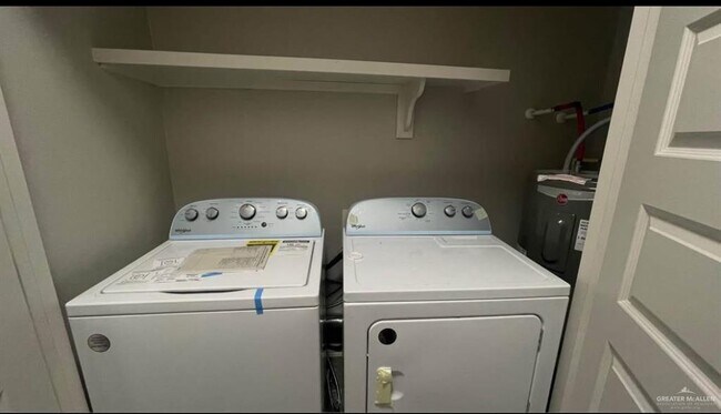 Building Photo - 11 Ricky Crossland