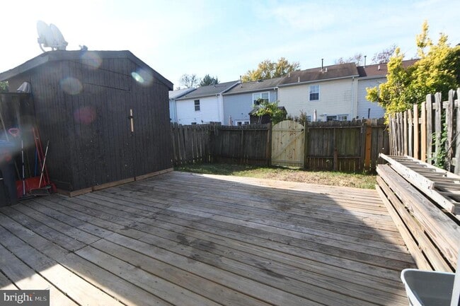 Building Photo - 8635 Union Pl