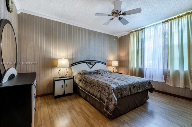 Building Photo - 19601 E Country Club Dr